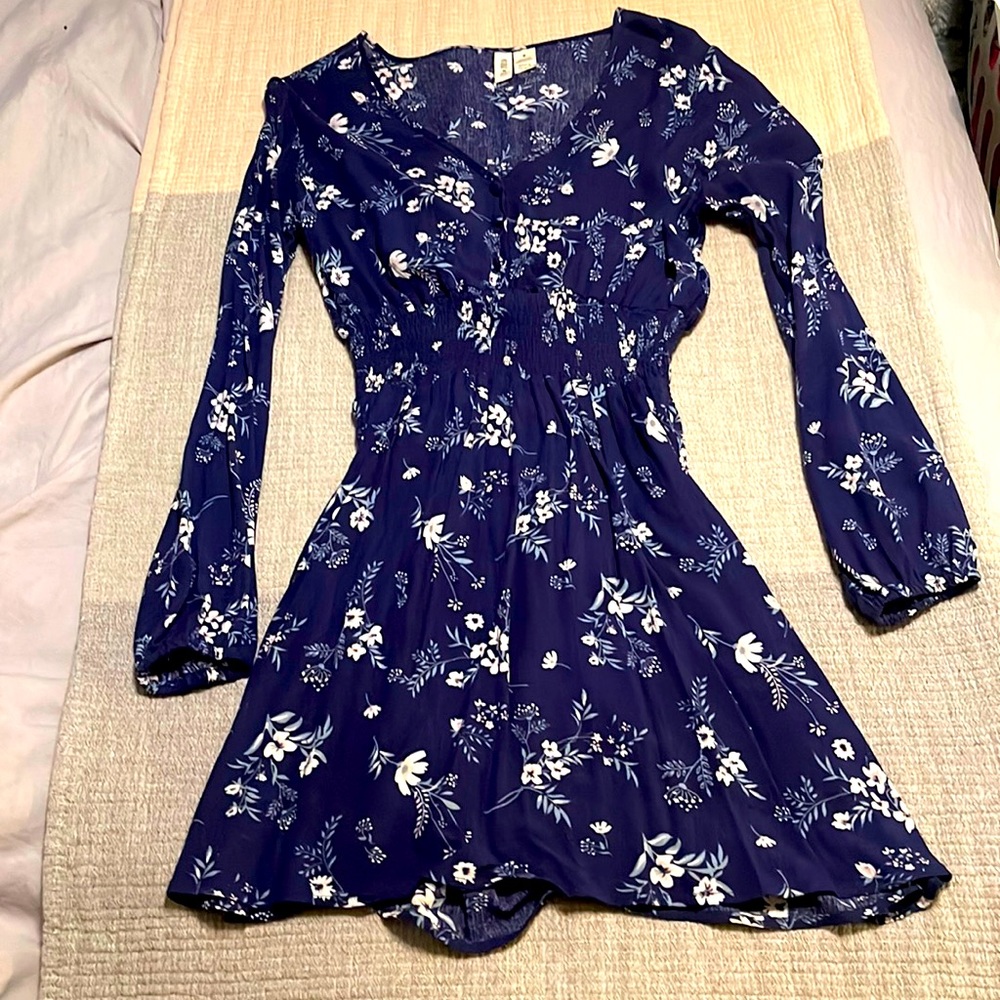 Flowy long sleeved blue floral print dress by Sky & Sparrow. Size S. NWOT